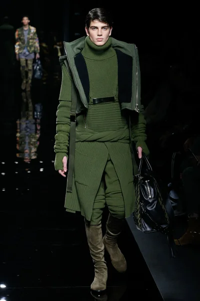 Look 4